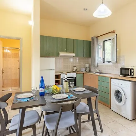 Russa Alekos Вилла Трапезаки