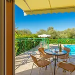 Russa Alekos Villa *