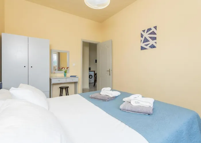 Russa Alekos Villa *